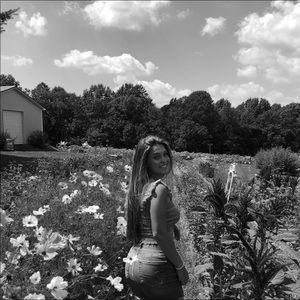 Meet your Posher, Alyssa